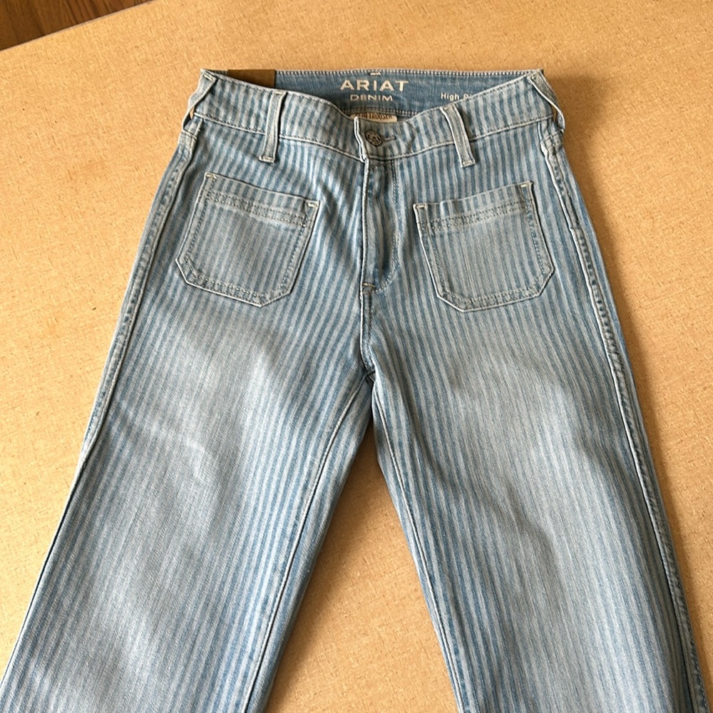 High rise flare Ariat demim size 26